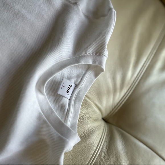 TNA- Aritzia White HomeStretch™ Crew Waist Longsleeve size Large - Picture 6 of 10